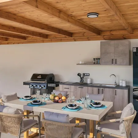 Elysian 1 - With Private Pool *